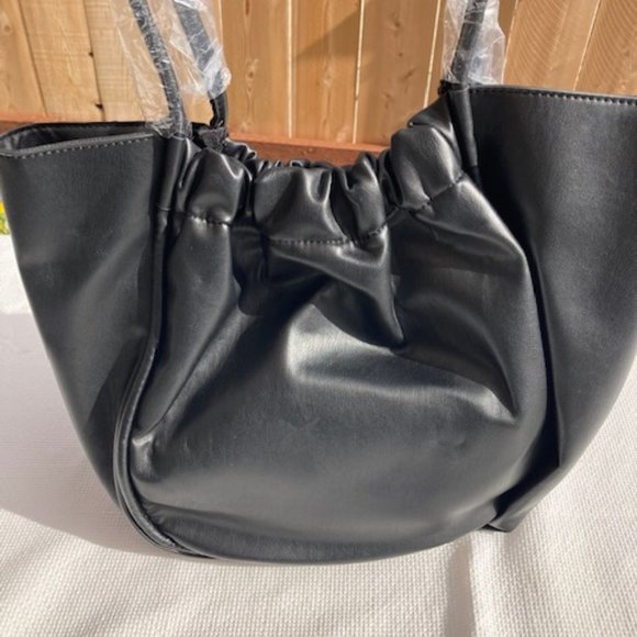 Lot of 3 XOXO Handbags – NWT $25 - Picture 3 of 13